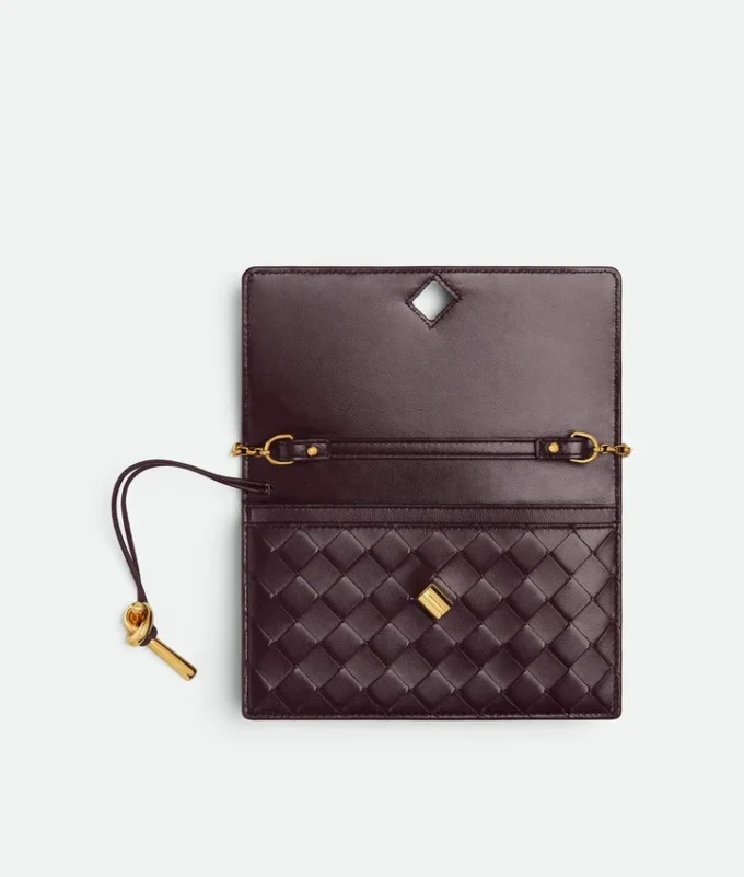 Andiamo Pouch on Chain