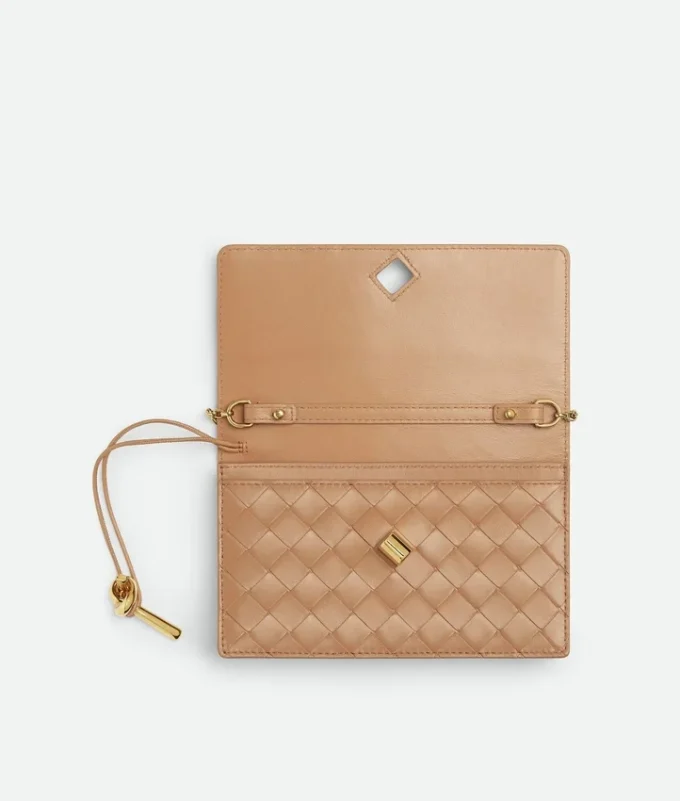 Andiamo Pouch on Chain