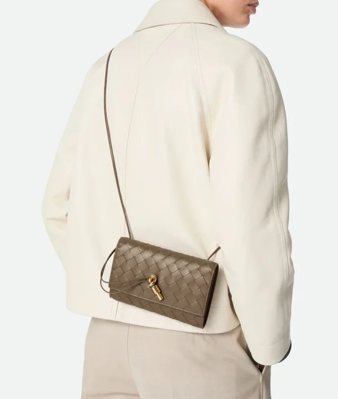 Andiamo Pouch on Strap