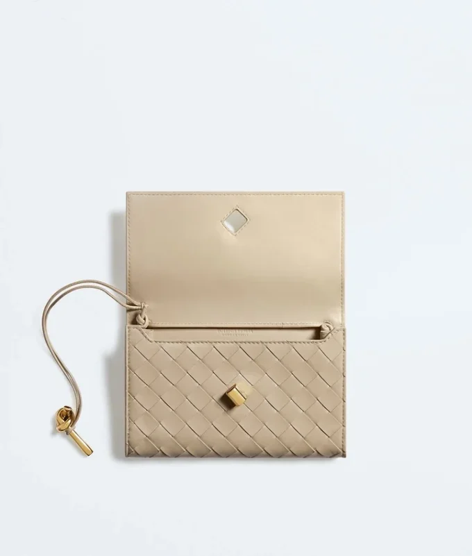 Andiamo Pouch on Strap