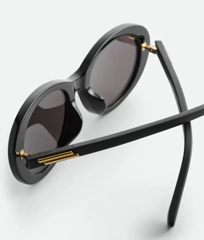 Classic Oval Sunglasses