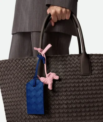 Getaway Tag Holder