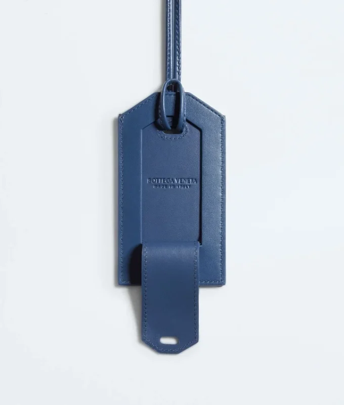 Getaway Tag Holder
