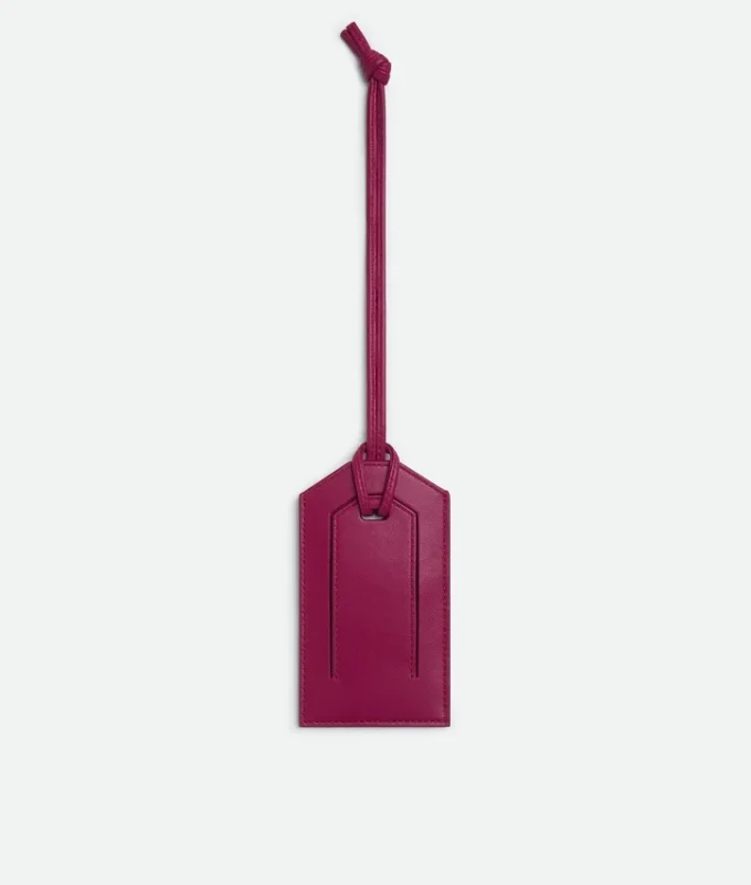 Getaway Tag Holder