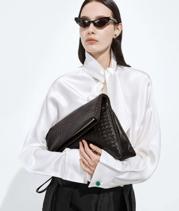 Giornale Pouch