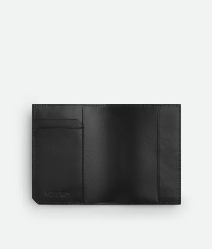 Intrecciato Piccolo Passport Case