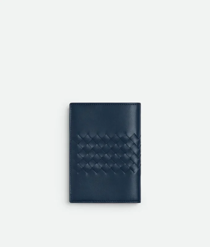 Intrecciato Piccolo Passport Case