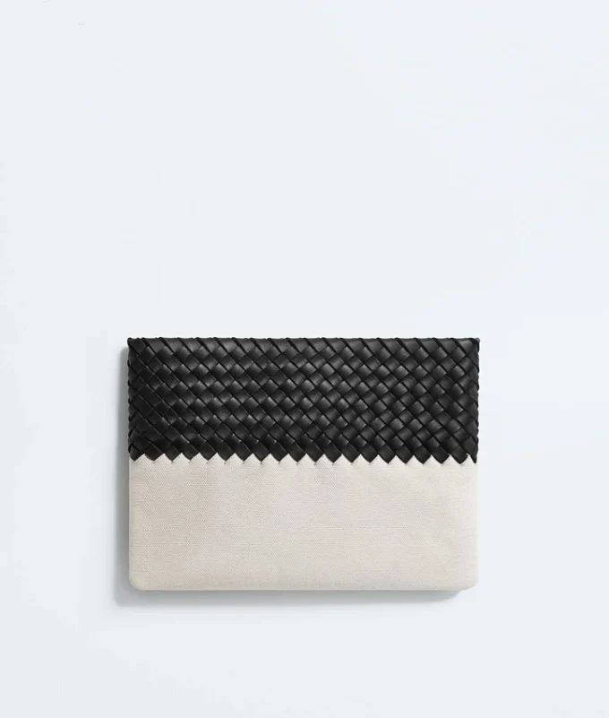 Mare Pouch