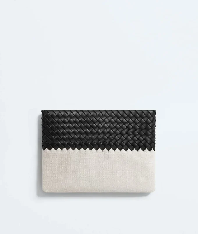 Mare Pouch