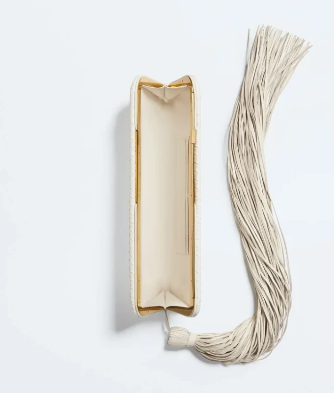 Serata Clutch