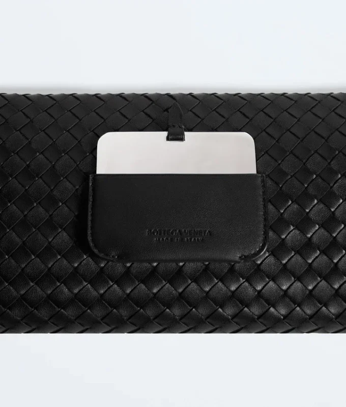 Serata Clutch
